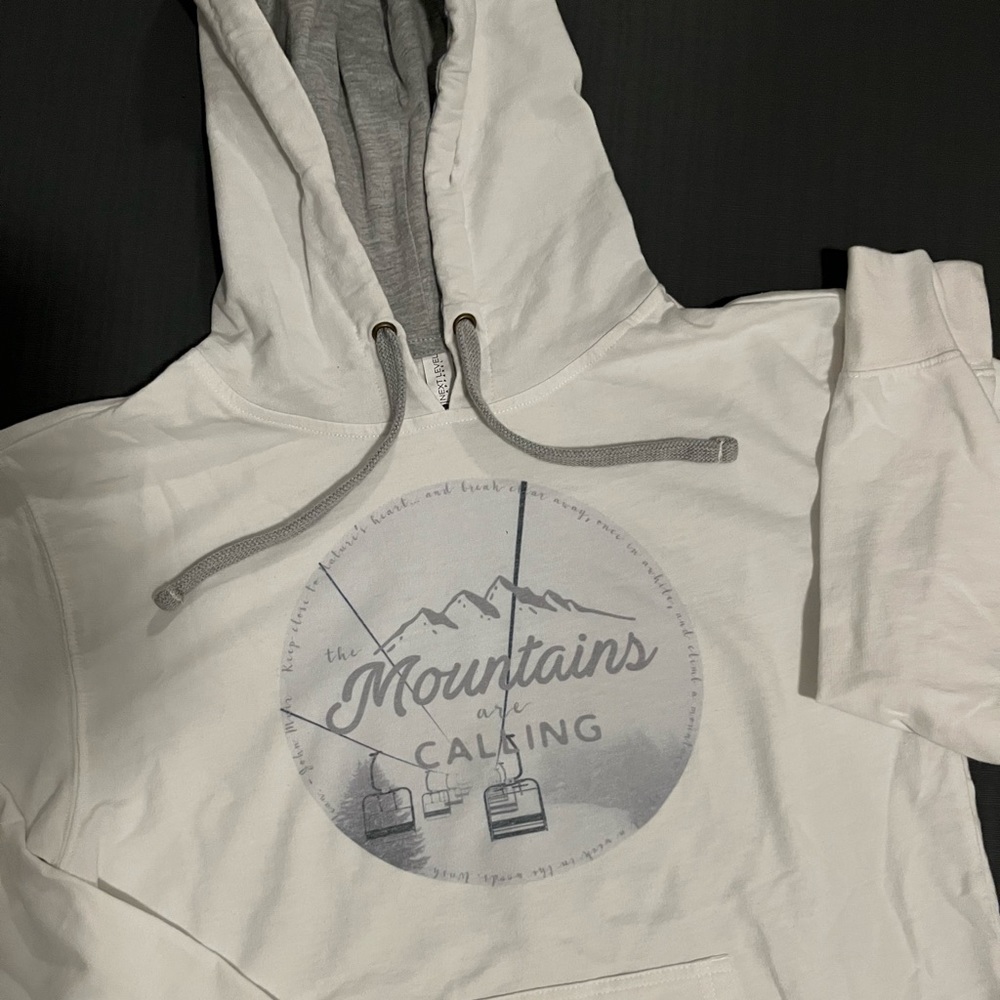 ‘Mountains are Calling’ hoodie
